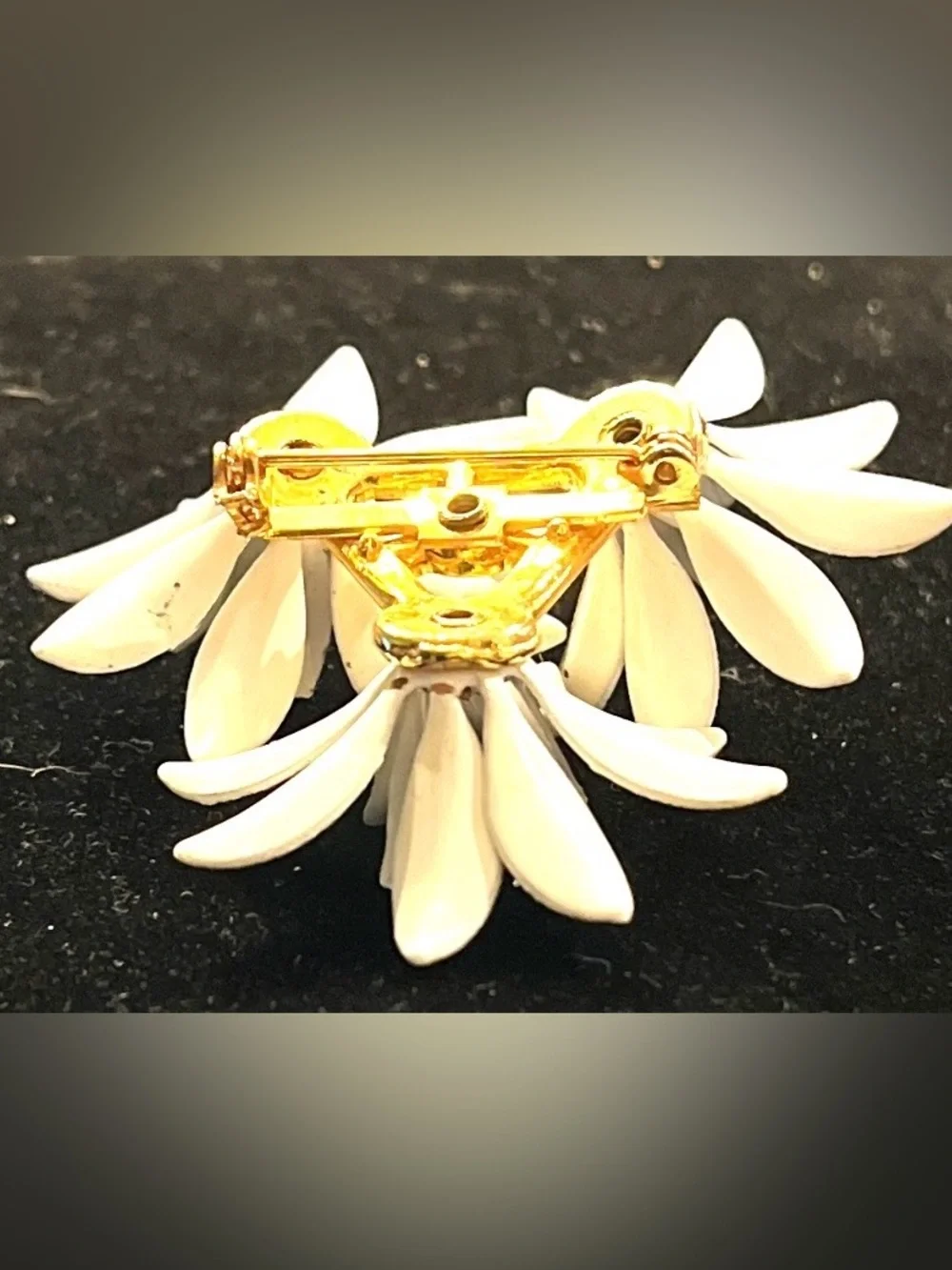 Vintage White Floral Cluster Brooch - Elegant Women’s Jewelry